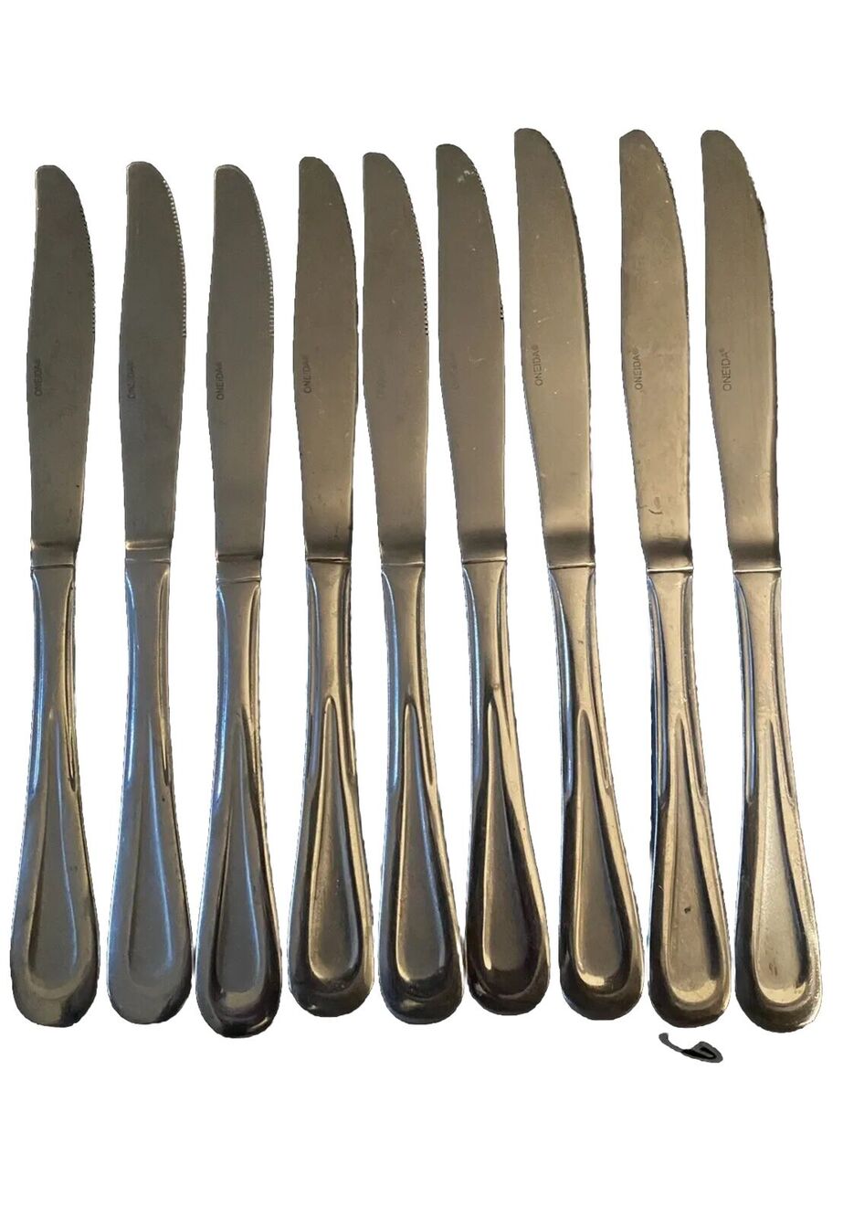 Oneida Stainless Flatware Satin Sand Dune Master lot of 9 Serrated knives Nice!!